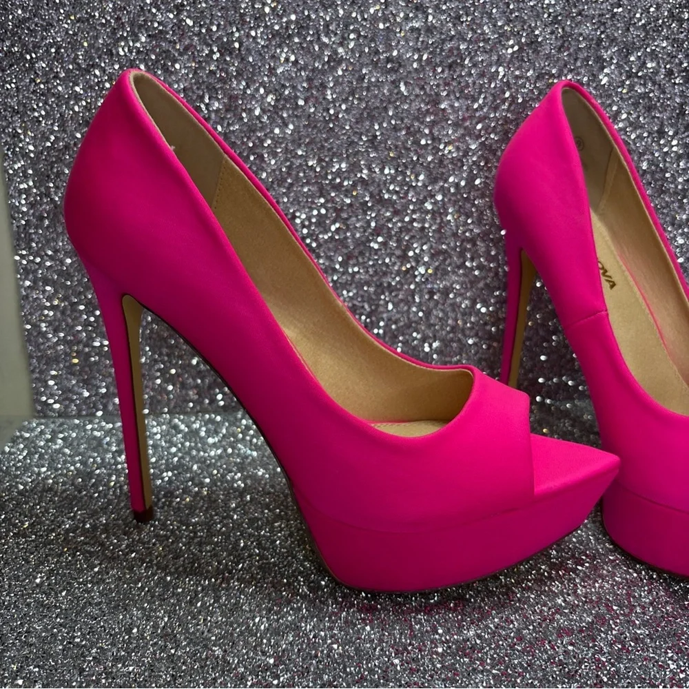 Fashion Nova Bright Pink Peep-Toe Platform Pumps